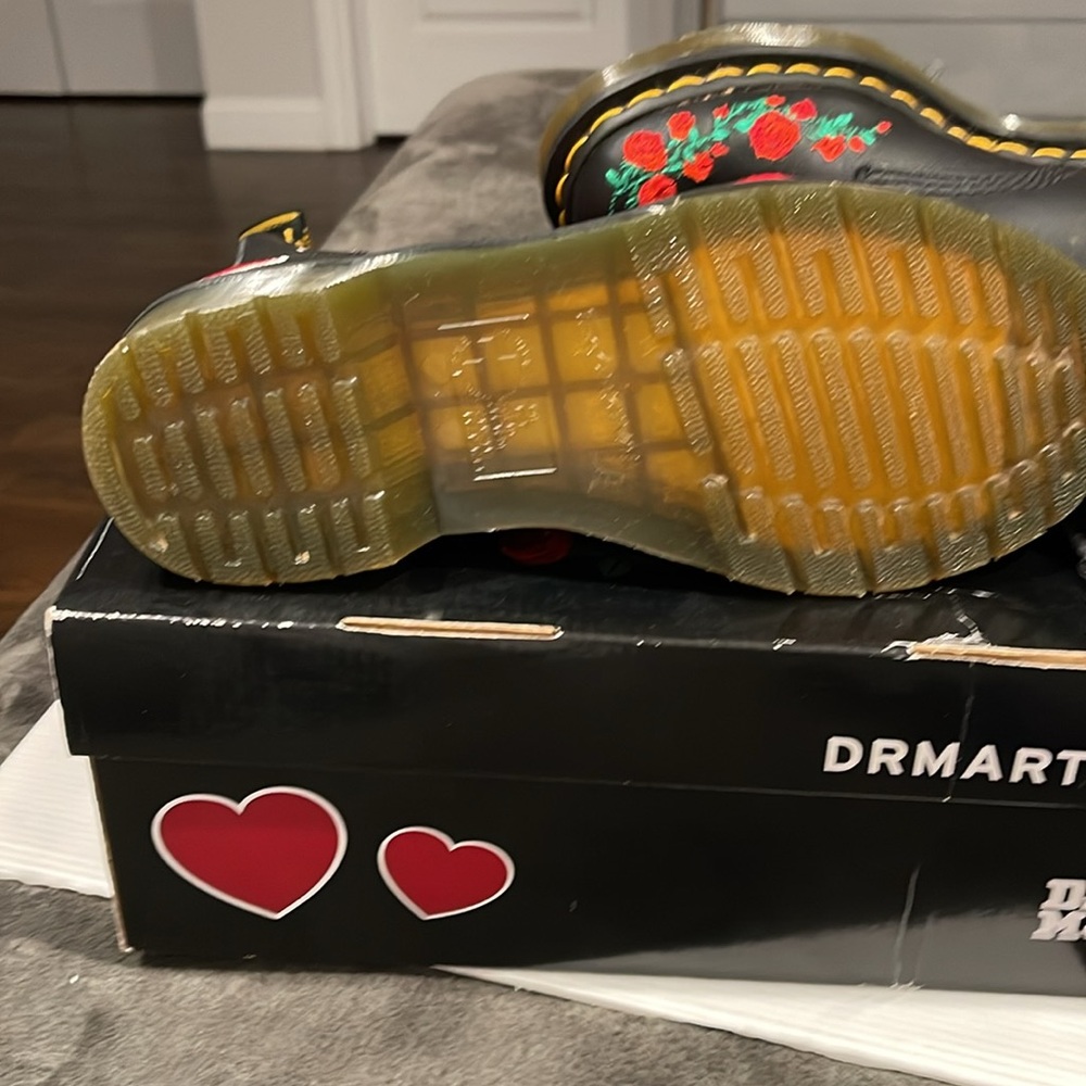 Brand new women black with hearts size 7 - Picture 5 of 11